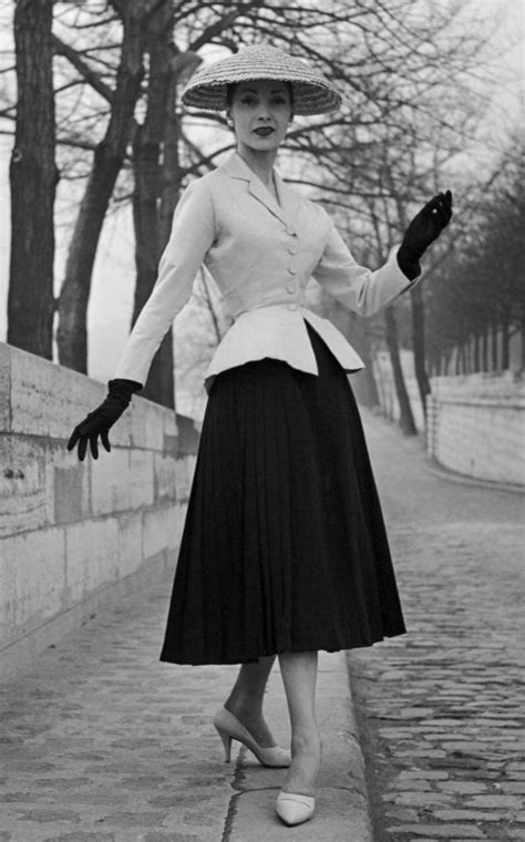 tailleur christian dior|christian dior new look.